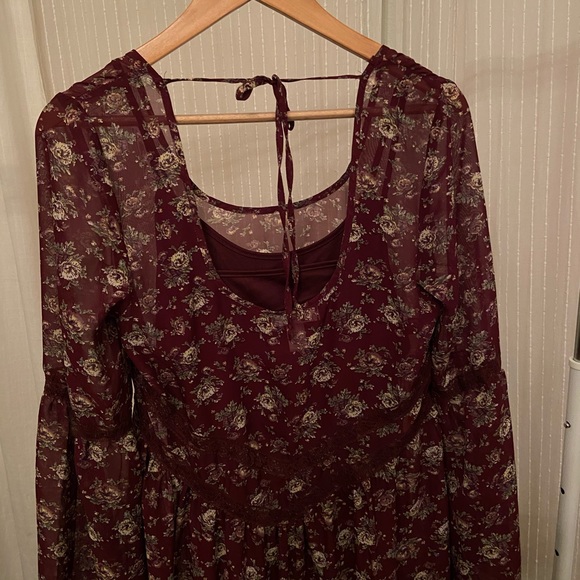 Boho dress with bell sleeves - Picture 3 of 3